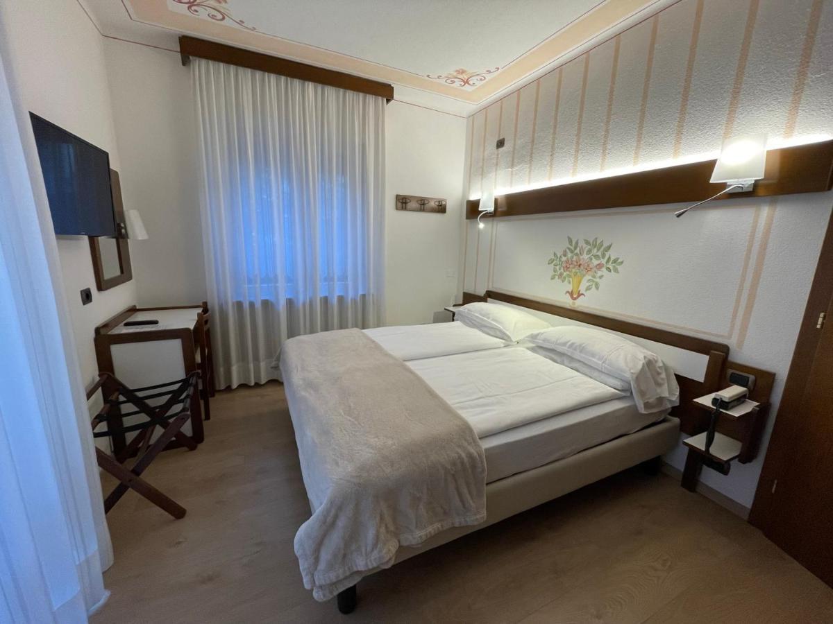 Hotel Miralago Wellness - Adults Only Molveno Exterior photo
