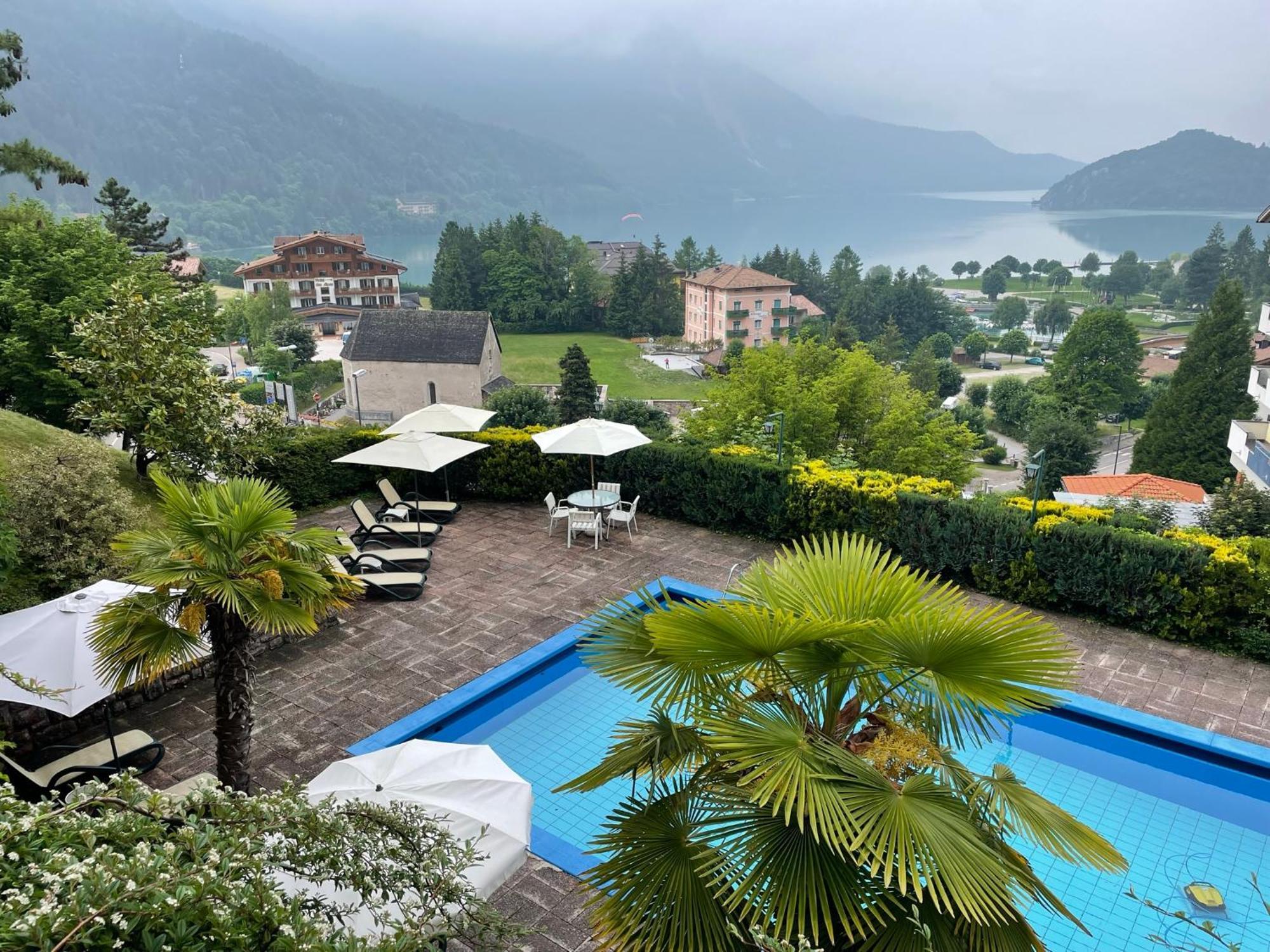 Hotel Miralago Wellness - Adults Only Molveno Exterior photo