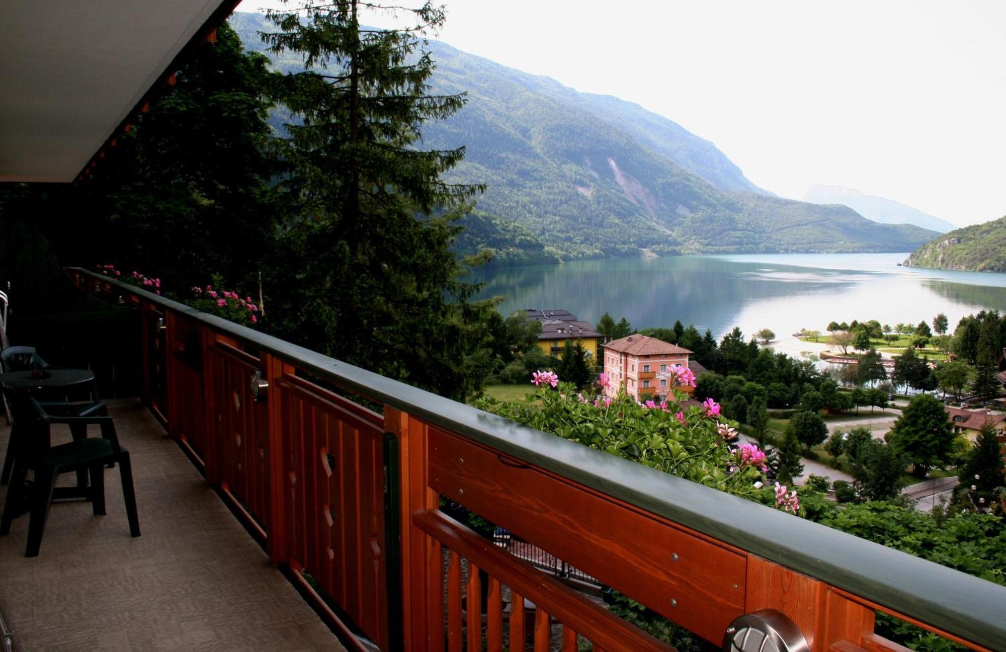 Hotel Miralago Wellness - Adults Only Molveno Exterior photo