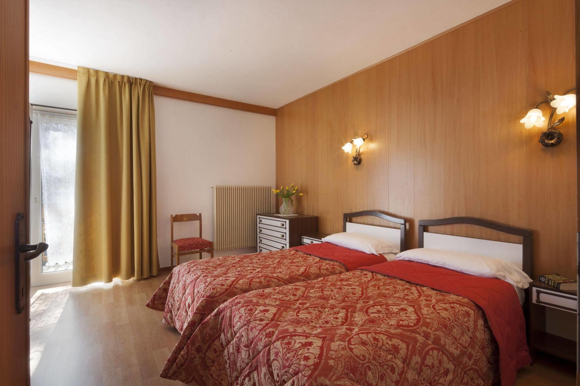 Hotel Miralago Wellness - Adults Only Molveno Exterior photo